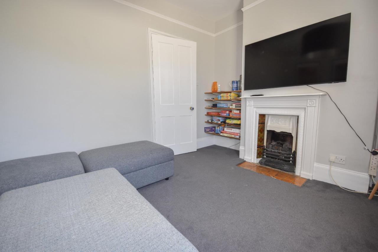 Arden Villa, Sleeps 8, Moments From The Golden Sandy Beach Of Ryde Райд Екстериор снимка