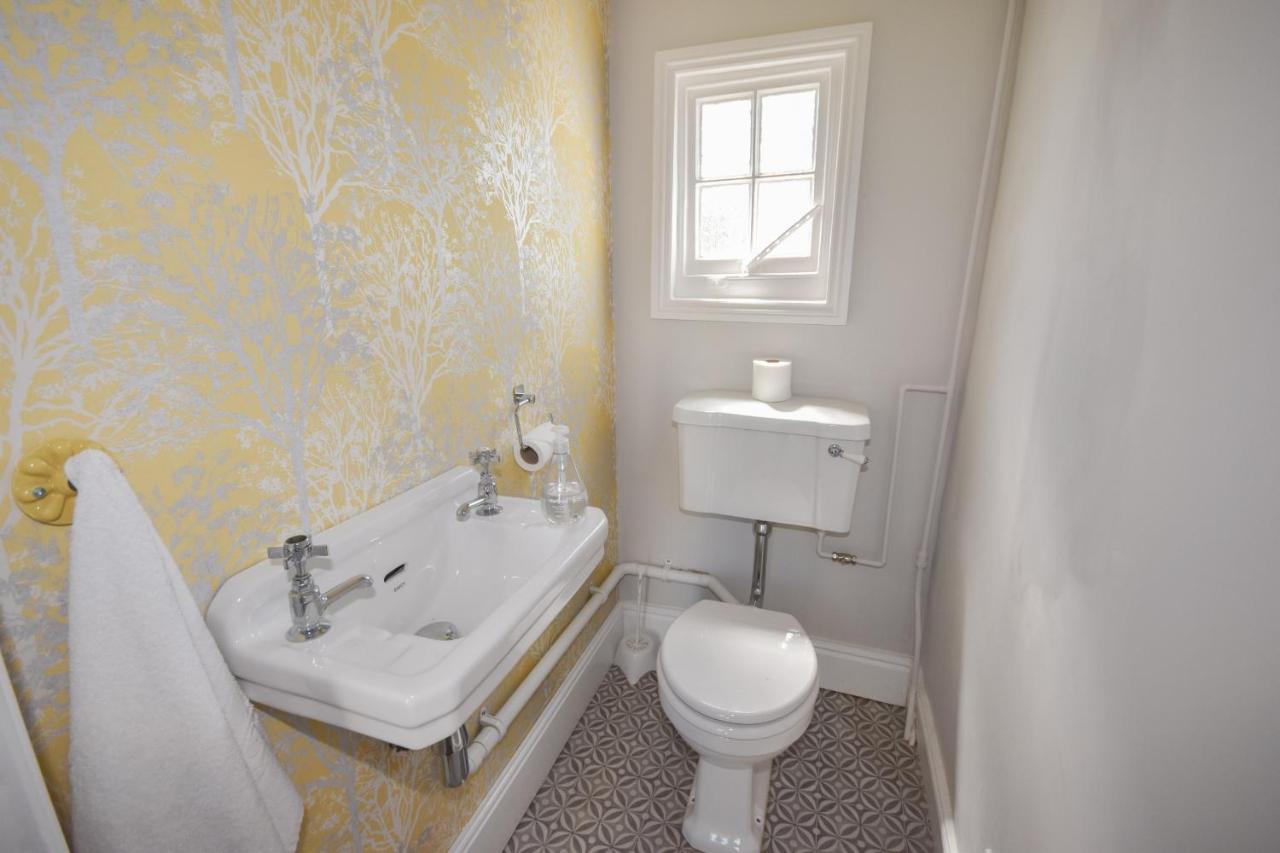 Arden Villa, Sleeps 8, Moments From The Golden Sandy Beach Of Ryde Райд Екстериор снимка